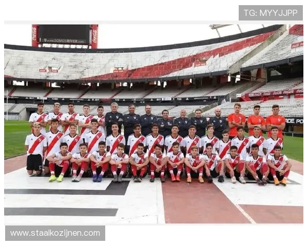 爱游戏体育官方门兴赞助商助力球队迈向新辉煌，打造足球界的合作典范